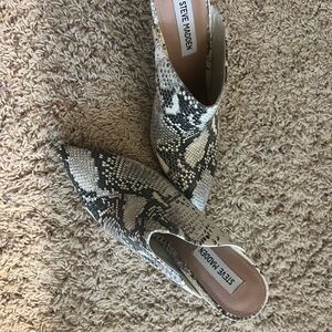 Steve Madden Black and Cream Snake Pattern Mules Heels